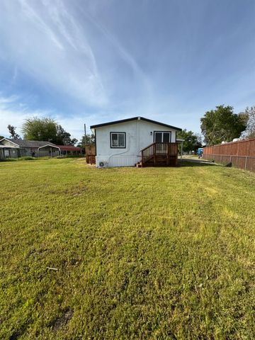 28640 Ward Street, Madera, CA 93638