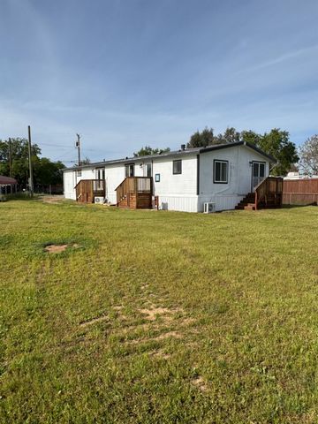 28640 Ward Street, Madera, CA 93638