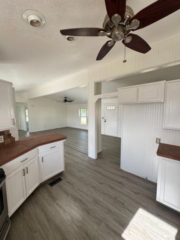 28640 Ward Street, Madera, CA 93638