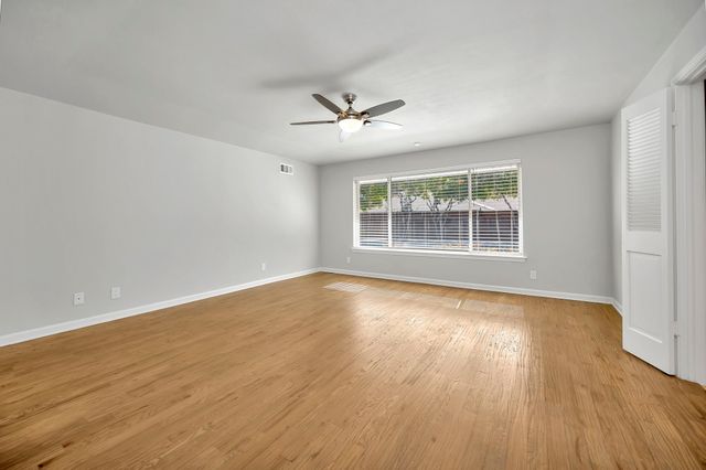 4566 Thunder Road, Dallas, TX 75244