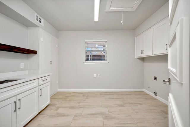 4566 Thunder Road, Dallas, TX 75244