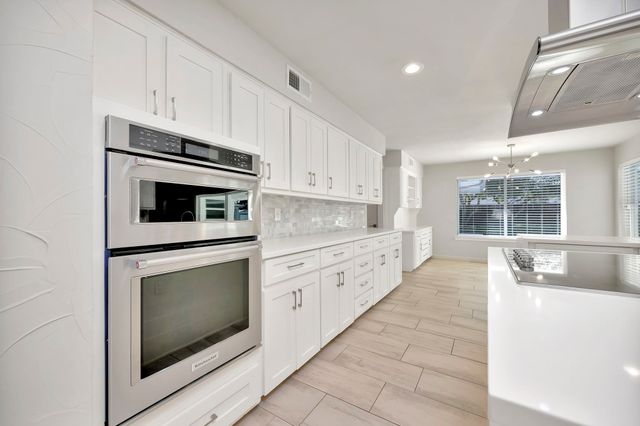 4566 Thunder Road, Dallas, TX 75244