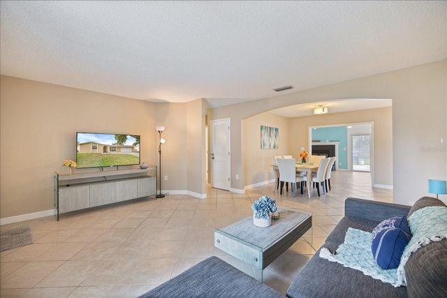 818 PLUM TREE LANE, Sarasota, FL 34243