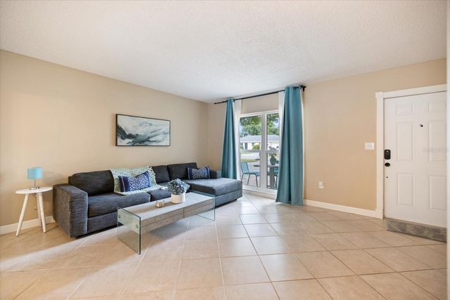 818 PLUM TREE LANE, Sarasota, FL 34243