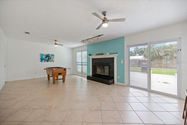 818 PLUM TREE LANE, Sarasota, FL 34243