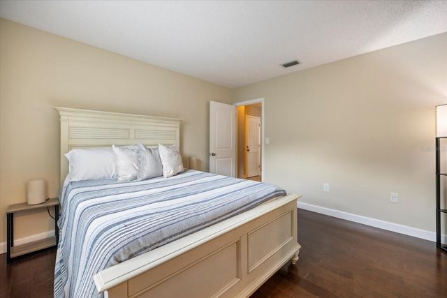 818 PLUM TREE LANE, Sarasota, FL 34243