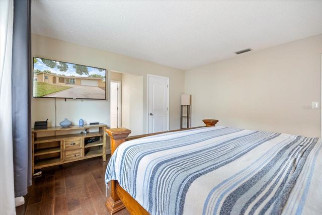 818 PLUM TREE LANE, Sarasota, FL 34243