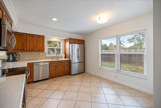 818 PLUM TREE LANE, Sarasota, FL 34243