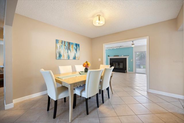 818 PLUM TREE LANE, Sarasota, FL 34243