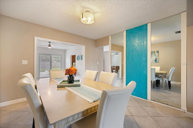 818 PLUM TREE LANE, Sarasota, FL 34243