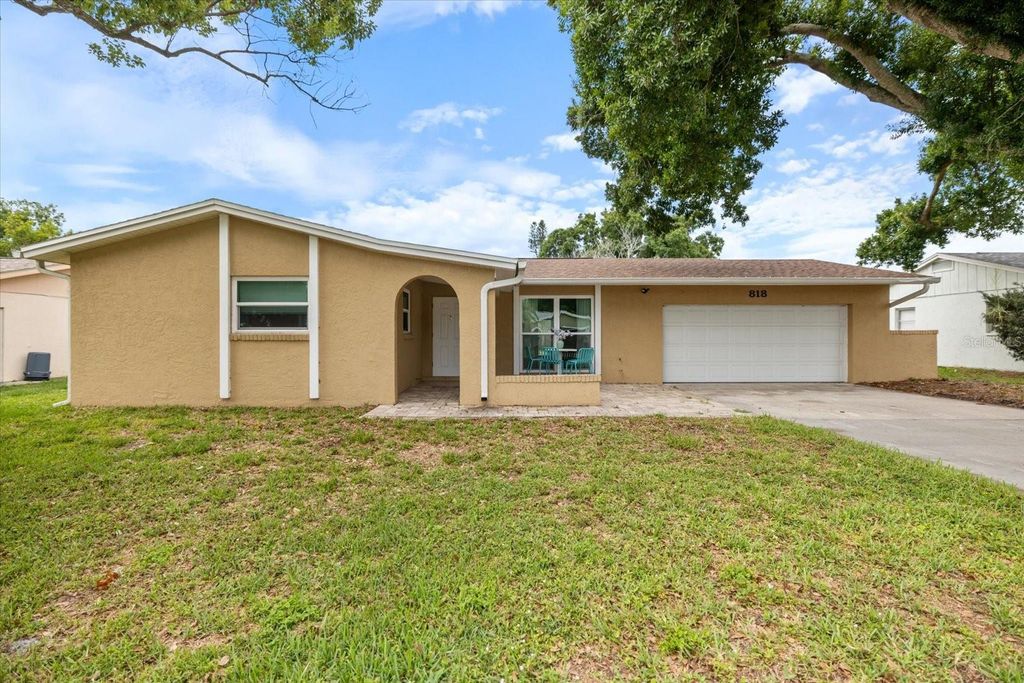 818 PLUM TREE LANE, Sarasota, FL 34243