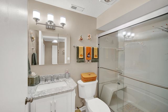 891 Exeter Turn E-1, Bourbonnais, IL 60914