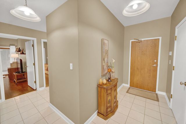 891 Exeter Turn E-1, Bourbonnais, IL 60914