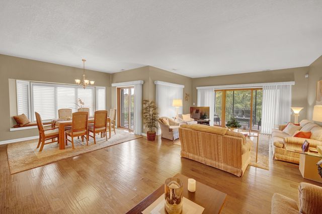 891 Exeter Turn E-1, Bourbonnais, IL 60914