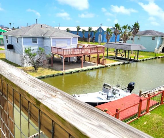 7115 Stingray Street, Hitchcock, TX 77563