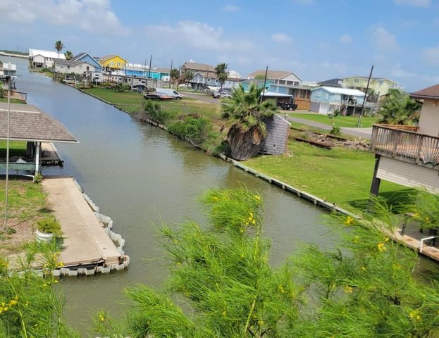 7115 Stingray Street, Hitchcock, TX 77563