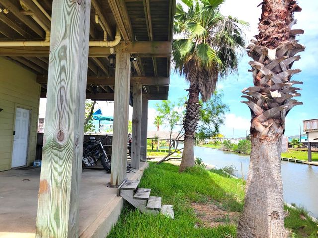 7115 Stingray Street, Hitchcock, TX 77563