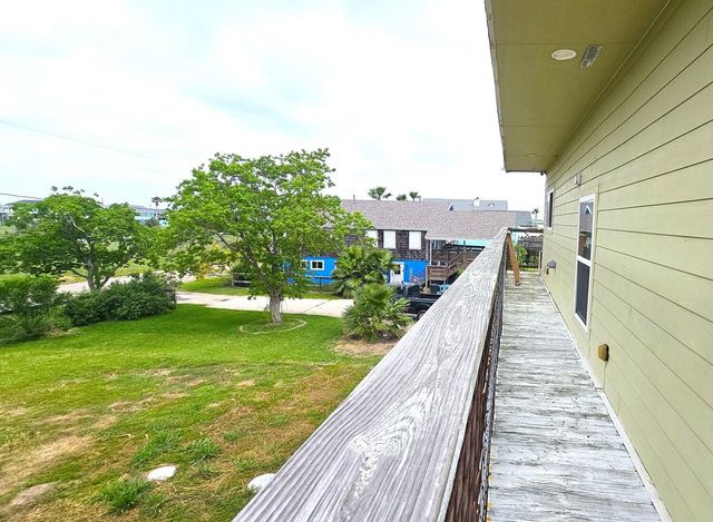 7115 Stingray Street, Hitchcock, TX 77563