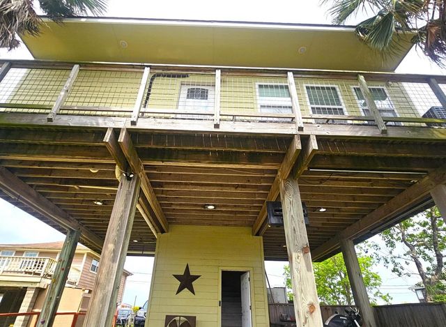 7115 Stingray Street, Hitchcock, TX 77563