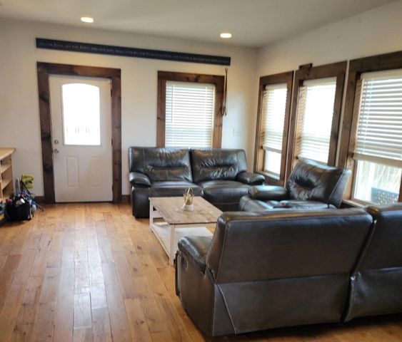 7115 Stingray Street, Hitchcock, TX 77563