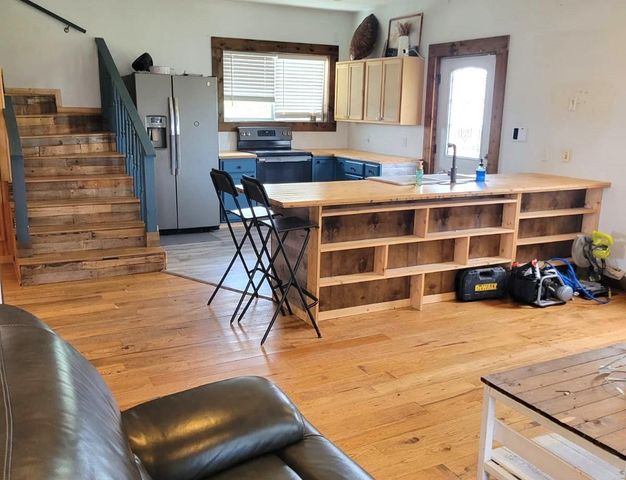 7115 Stingray Street, Hitchcock, TX 77563