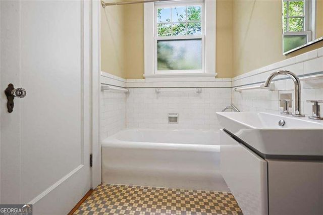 60 26th Street NW, Atlanta, GA 30309