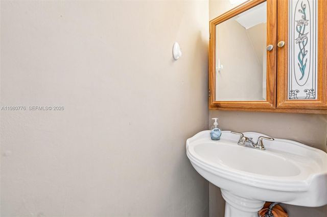 1901 NW S River Dr 16B, Miami, FL 33125