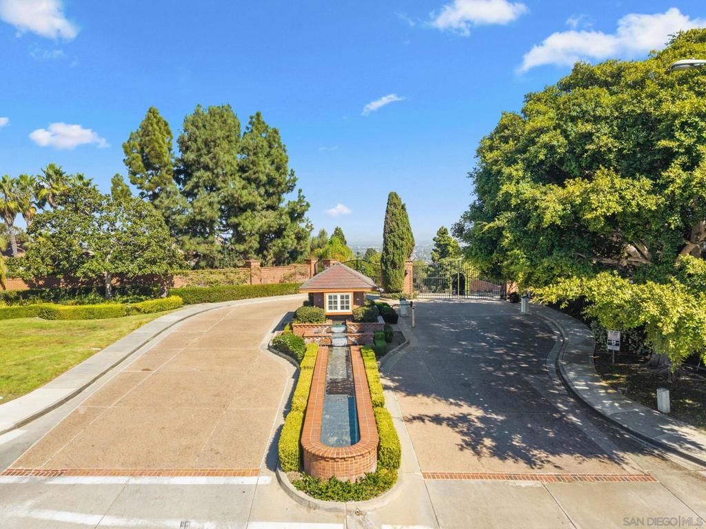 6055 Hillpointe Row, La Jolla, CA 92037 — exterior
