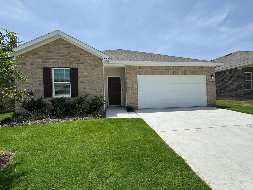 4909 Mccoy Drive, Fort Worth, TX 76179