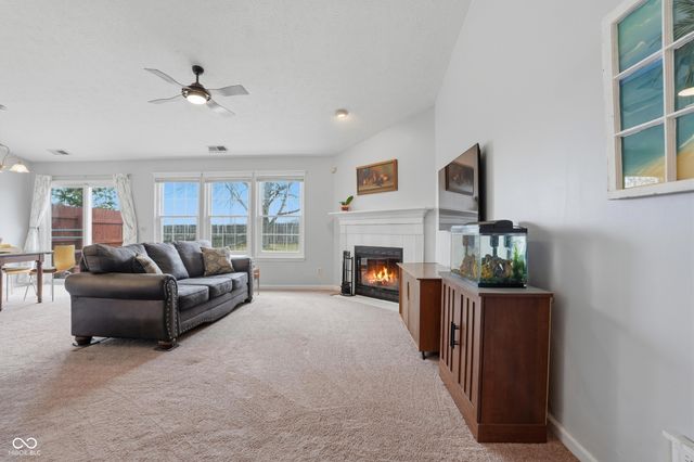 6382 Hillview Circle, Fishers, IN 46038