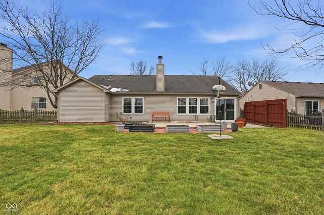 6382 Hillview Circle, Fishers, IN 46038