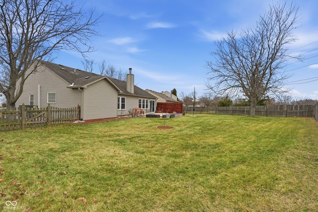 6382 Hillview Circle, Fishers, IN 46038