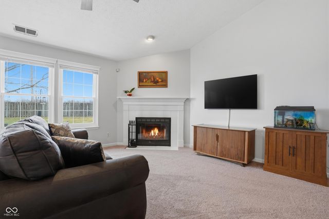 6382 Hillview Circle, Fishers, IN 46038