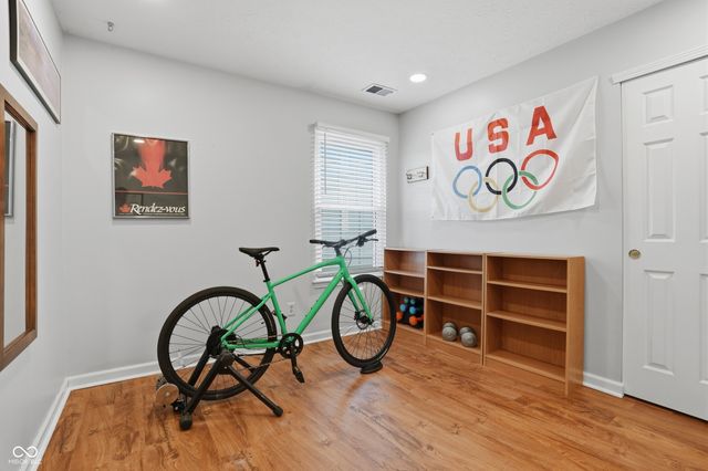 6382 Hillview Circle, Fishers, IN 46038