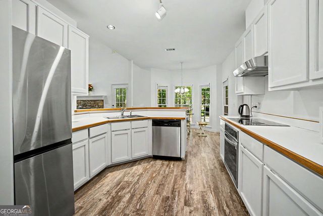 113 Stoneacre Curve, Peachtree City, GA 30269