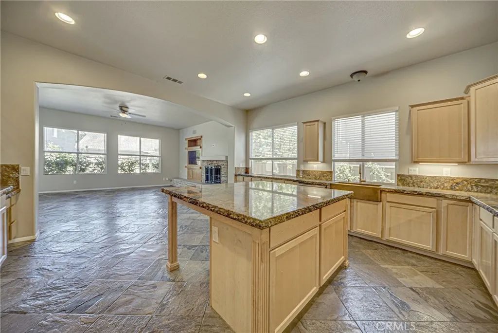 Image 9 of property listing at 43922 Carentan Drive, Temecula, CA 92592