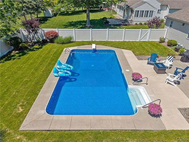 7921 Rose Court Drive, Cicero, NY 13039