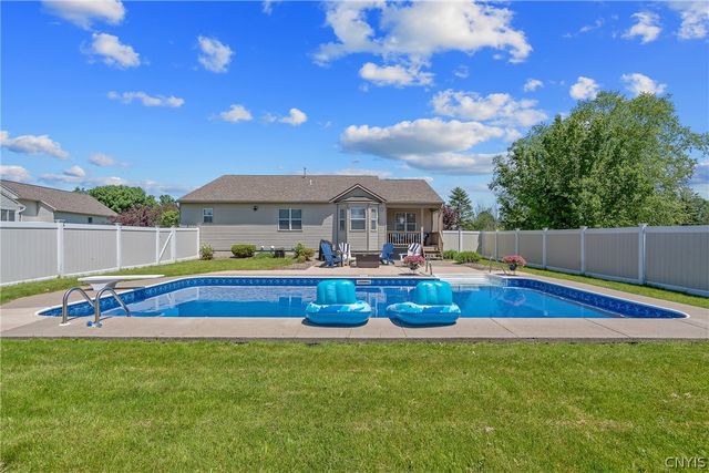 7921 Rose Court Drive, Cicero, NY 13039