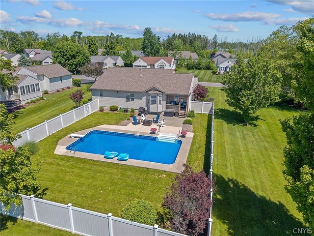 7921 Rose Court Drive, Cicero, NY 13039