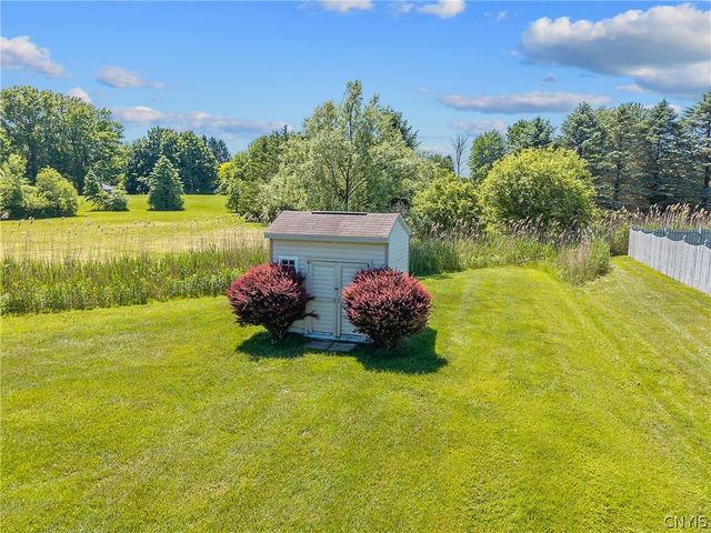 7921 Rose Court Drive, Cicero, NY 13039