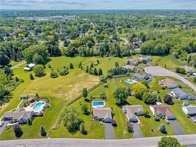 7921 Rose Court Drive, Cicero, NY 13039