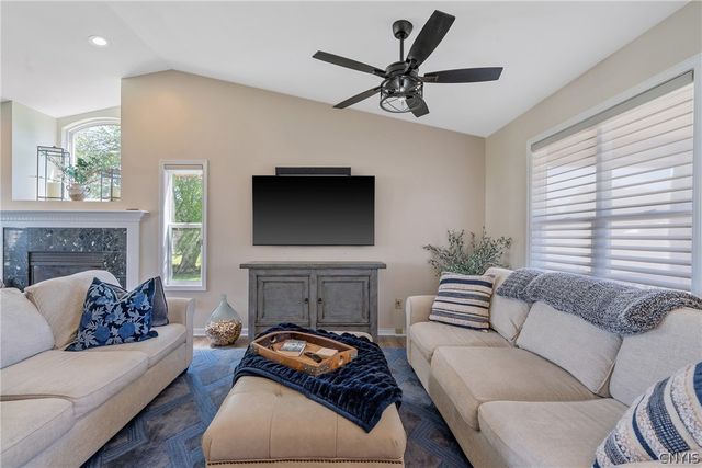7921 Rose Court Drive, Cicero, NY 13039