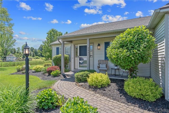 7921 Rose Court Drive, Cicero, NY 13039