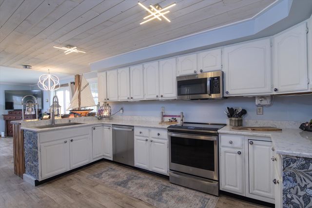 2091 North Lake Road, Benson, VT 05743