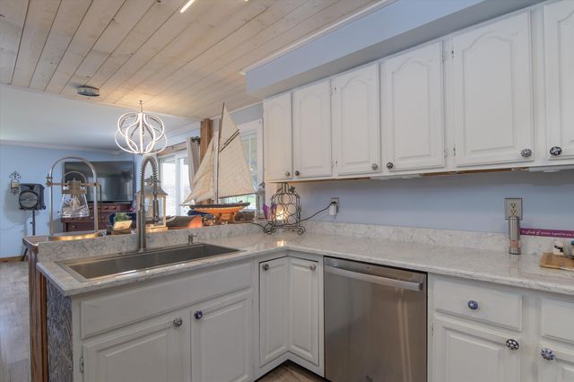 2091 North Lake Road, Benson, VT 05743