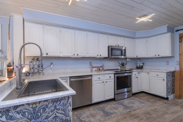 2091 North Lake Road, Benson, VT 05743