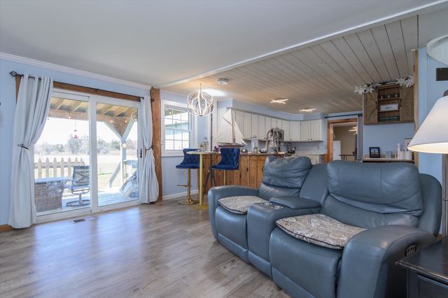 2091 North Lake Road, Benson, VT 05743