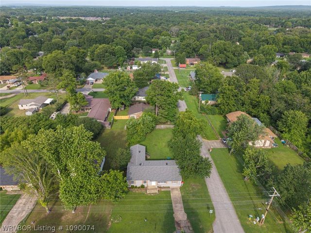 702 9th Street, Barling, AR 72923