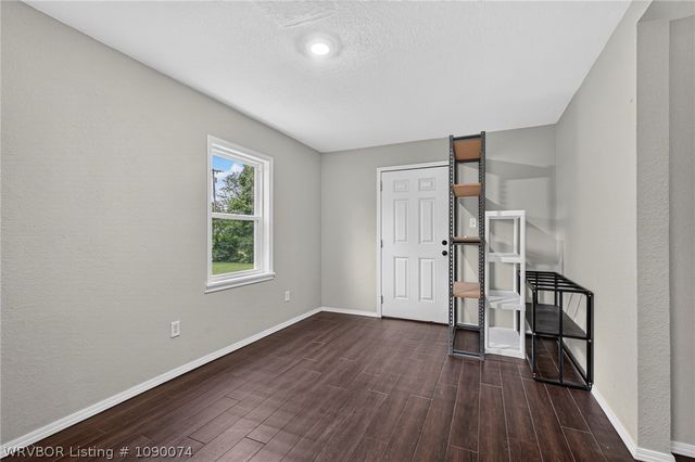 702 9th Street, Barling, AR 72923