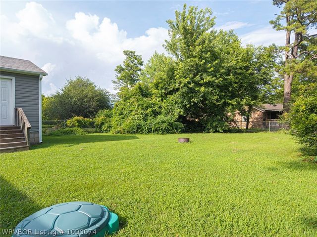 702 9th Street, Barling, AR 72923
